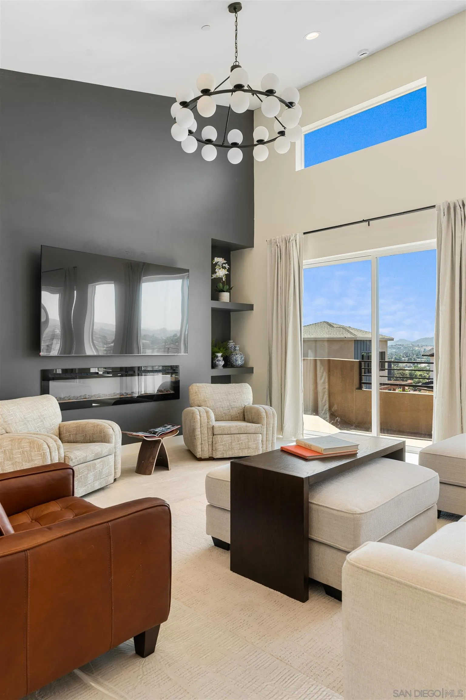 Escondido, California 92025, United States, 5 Bedrooms Bedrooms, ,4 BathroomsBathrooms,Residential,Active,67311