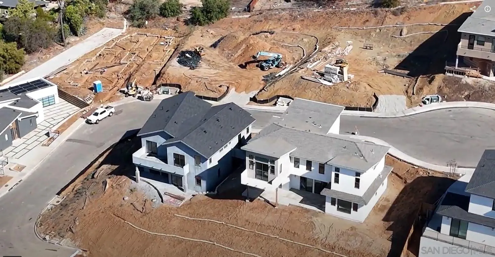 Escondido, California 92025, United States, 5 Bedrooms Bedrooms, ,4 BathroomsBathrooms,Residential,Active,67311