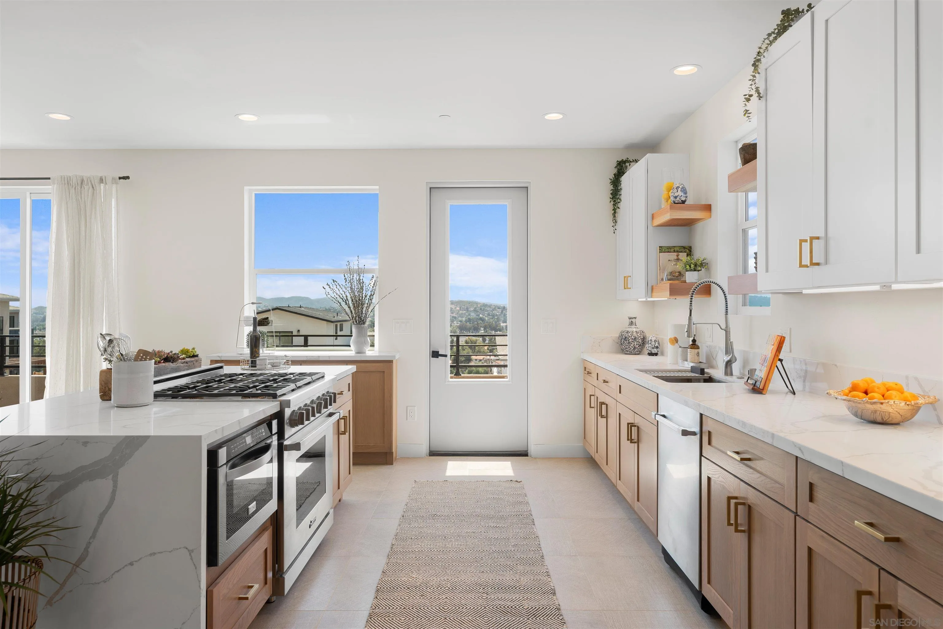 Escondido, California 92025, United States, 5 Bedrooms Bedrooms, ,4 BathroomsBathrooms,Residential,Active,67311