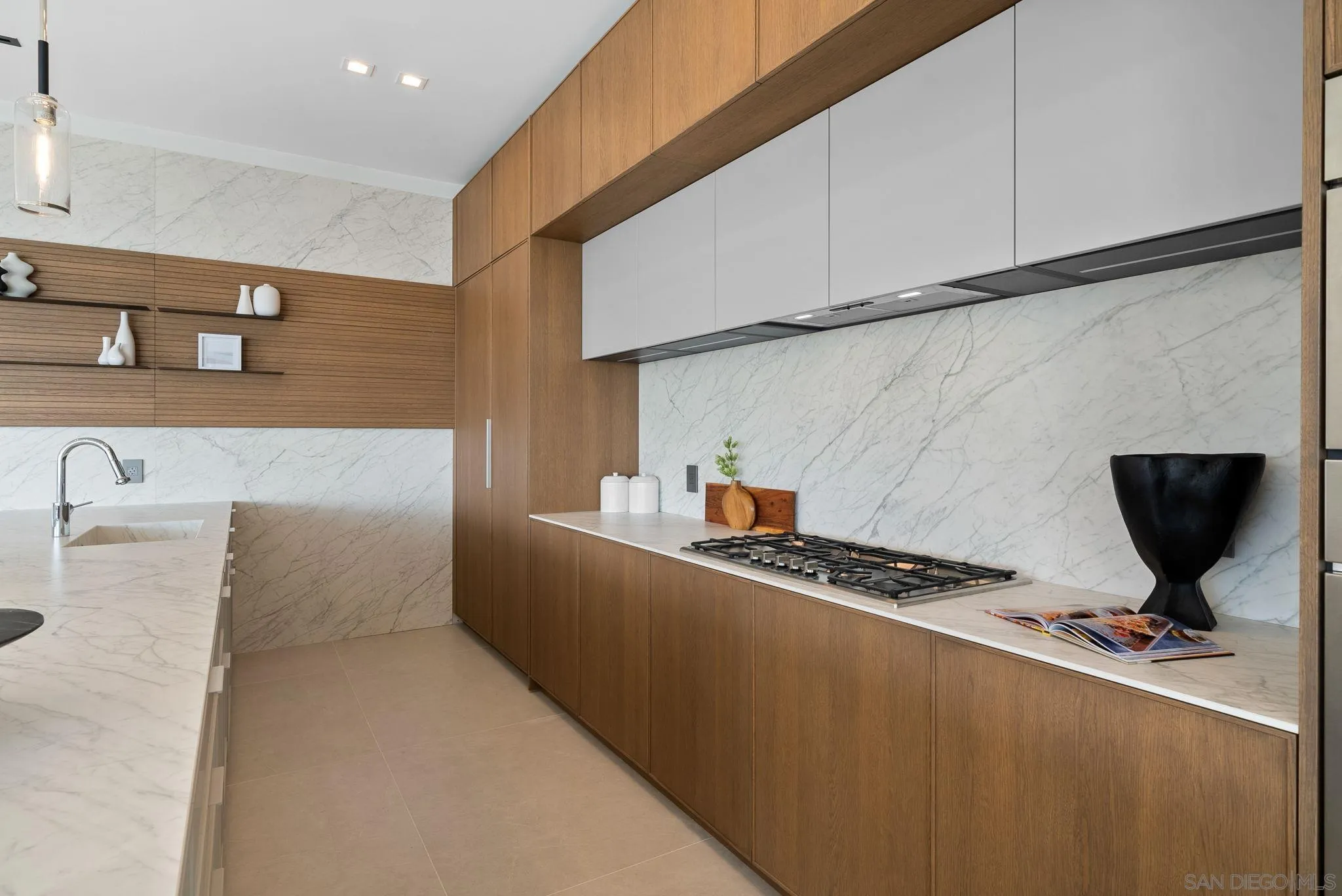 La Jolla, California 92037, United States, 4 Bedrooms Bedrooms, ,5 BathroomsBathrooms,Residential,Pending,85430