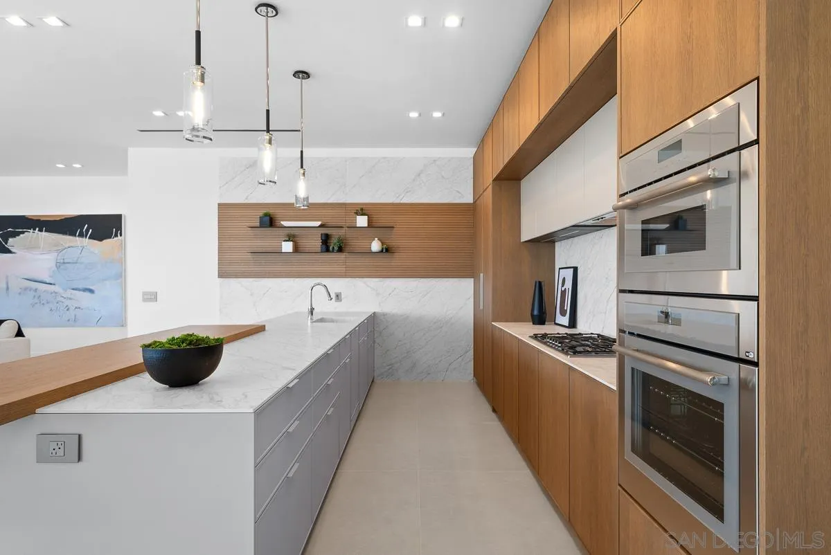 La Jolla, California 92037, United States, 4 Bedrooms Bedrooms, ,5 BathroomsBathrooms,Residential,Pending,85430