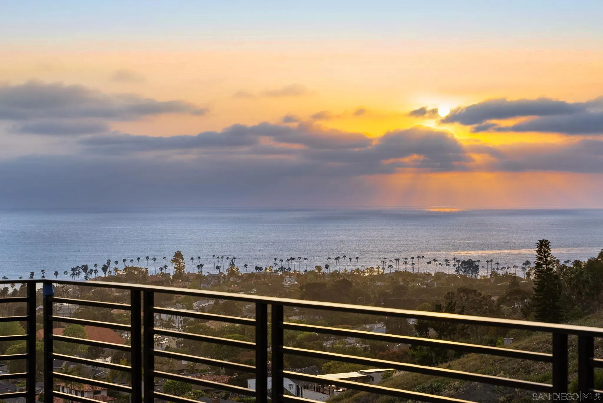 La Jolla, California 92037, United States, 4 Bedrooms Bedrooms, ,5 BathroomsBathrooms,Residential,Pending,85430