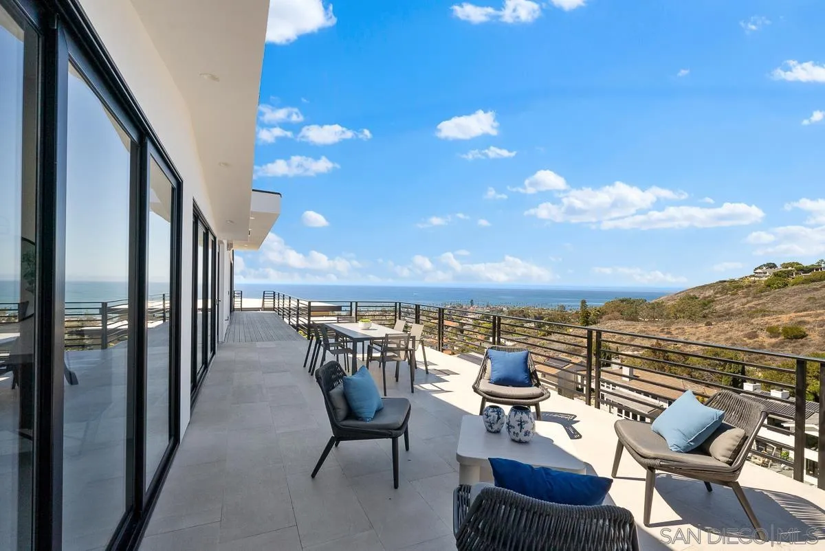 La Jolla, California 92037, United States, 4 Bedrooms Bedrooms, ,5 BathroomsBathrooms,Residential,Pending,85430