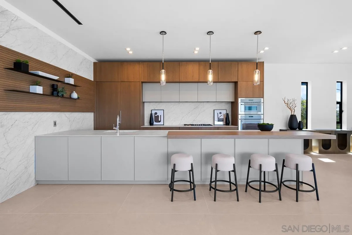 La Jolla, California 92037, United States, 4 Bedrooms Bedrooms, ,5 BathroomsBathrooms,Residential,Pending,85430