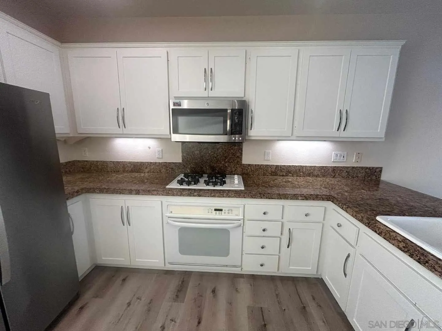 San Diego, California 92126, United States, 4 Bedrooms Bedrooms, ,3 BathroomsBathrooms,Residential,Active,1253