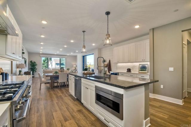 800 Grand Avenue
