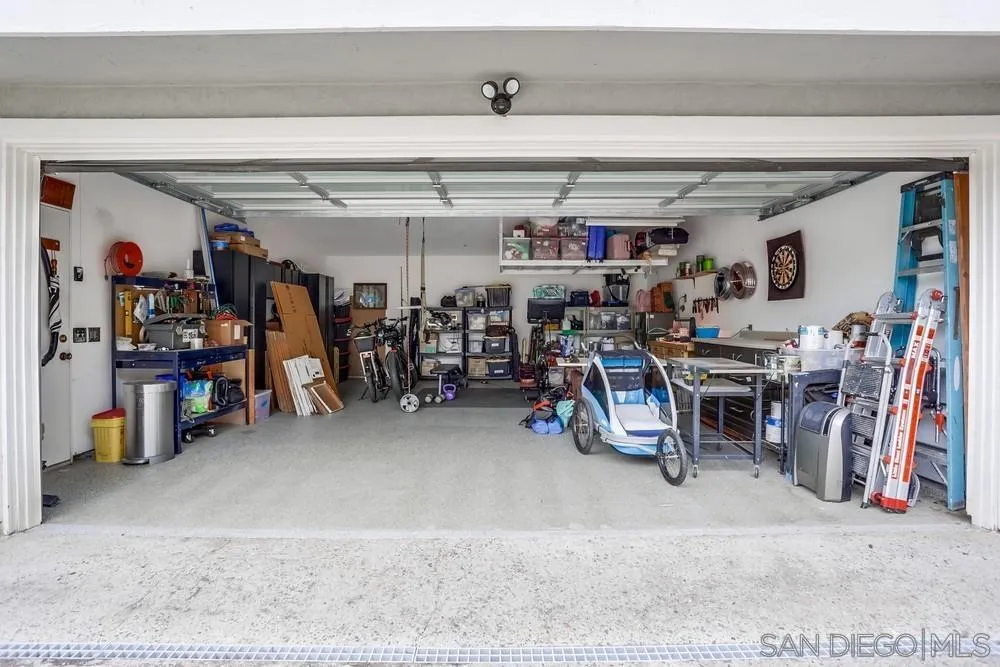 Vista, California 92084, United States, 3 Bedrooms Bedrooms, ,3 BathroomsBathrooms,Residential,Active,125815