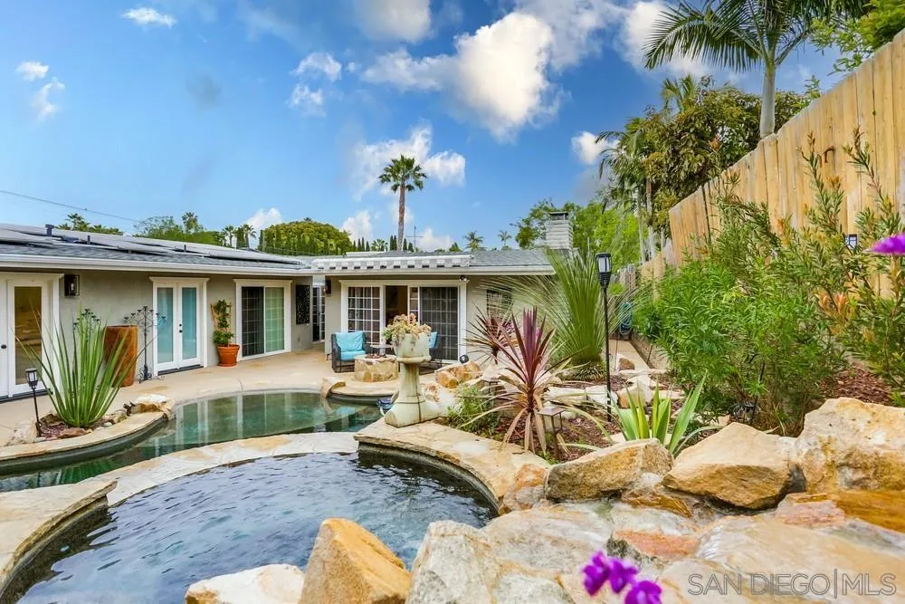 Vista, California 92084, United States, 3 Bedrooms Bedrooms, ,3 BathroomsBathrooms,Residential,Active,125815