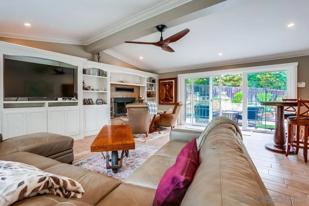 Vista, California 92084, United States, 3 Bedrooms Bedrooms, ,3 BathroomsBathrooms,Residential,Active,125815