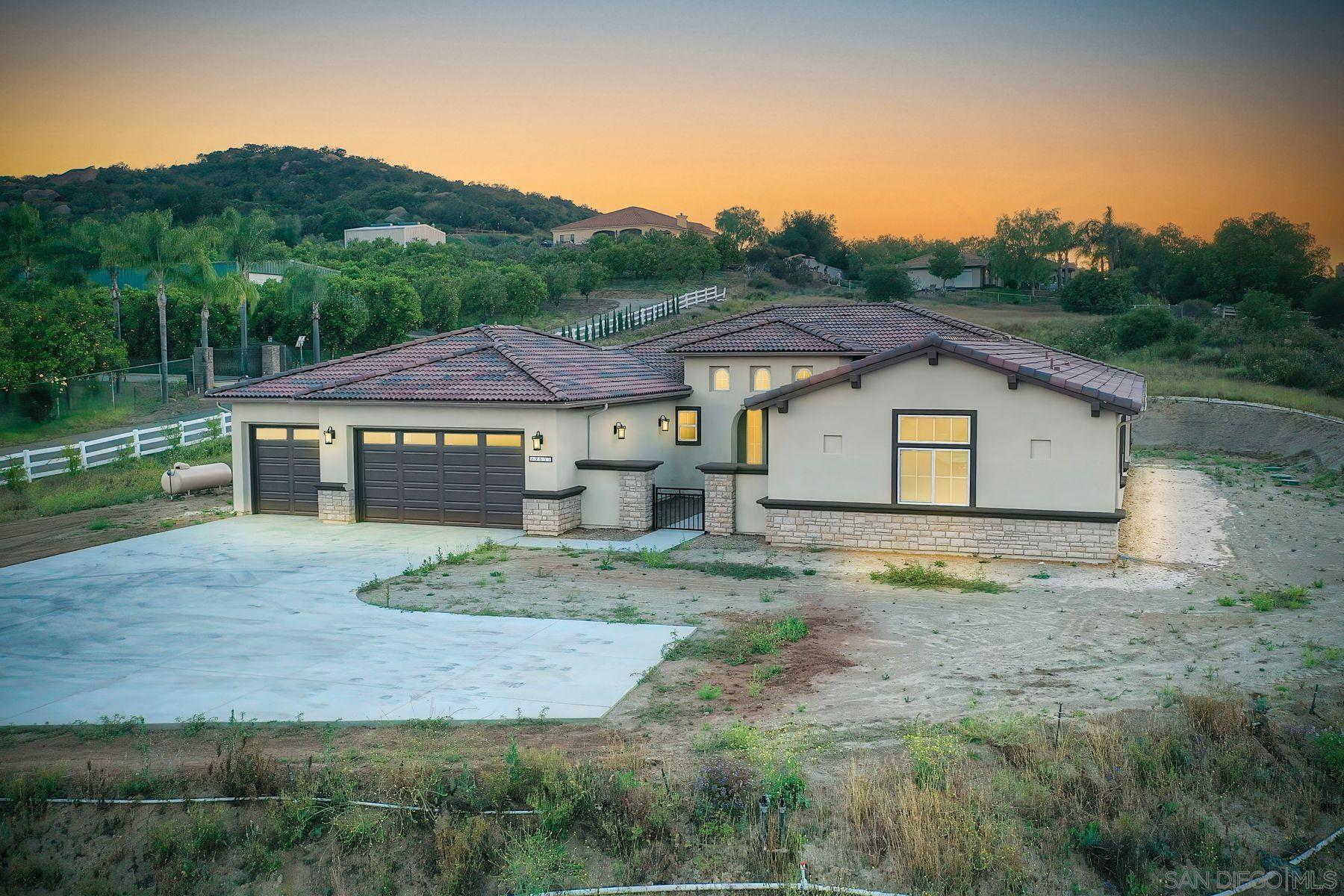 29532 Viking View Ln