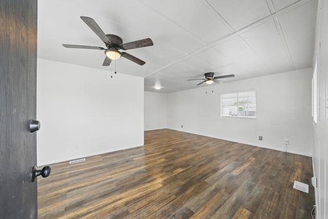 2700 E Valley