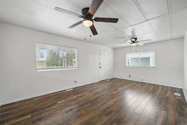 2700 E Valley
