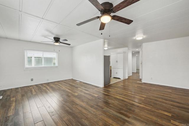2700 E Valley
