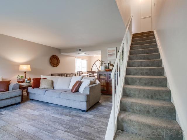 4231 Lowell St 16