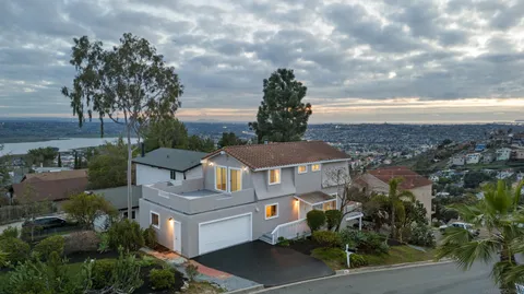 9811 Eucalyptus St, Spring Valley, CA 91977 - #: 250021939