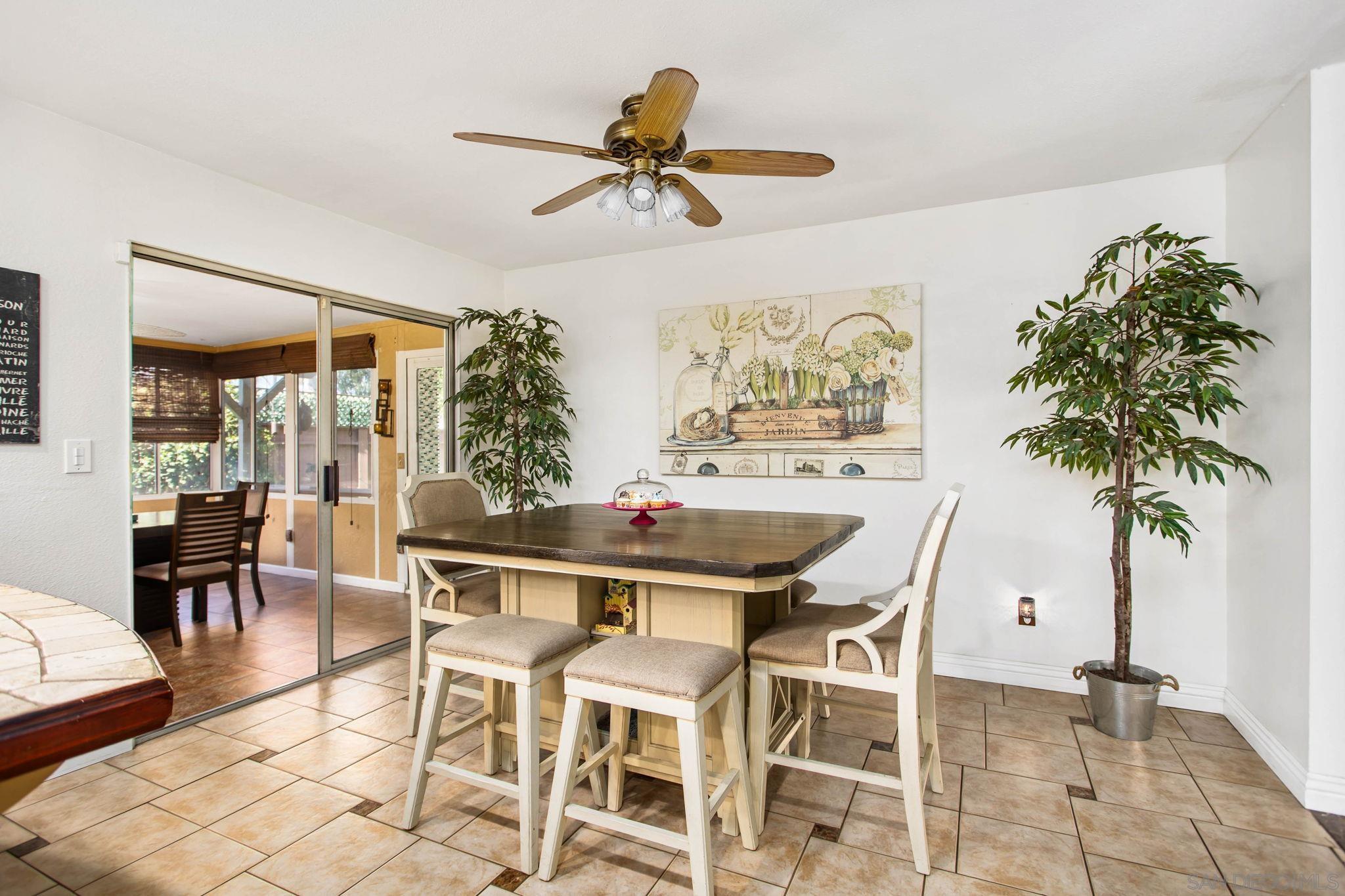 8512 Lake Bluffs Cir