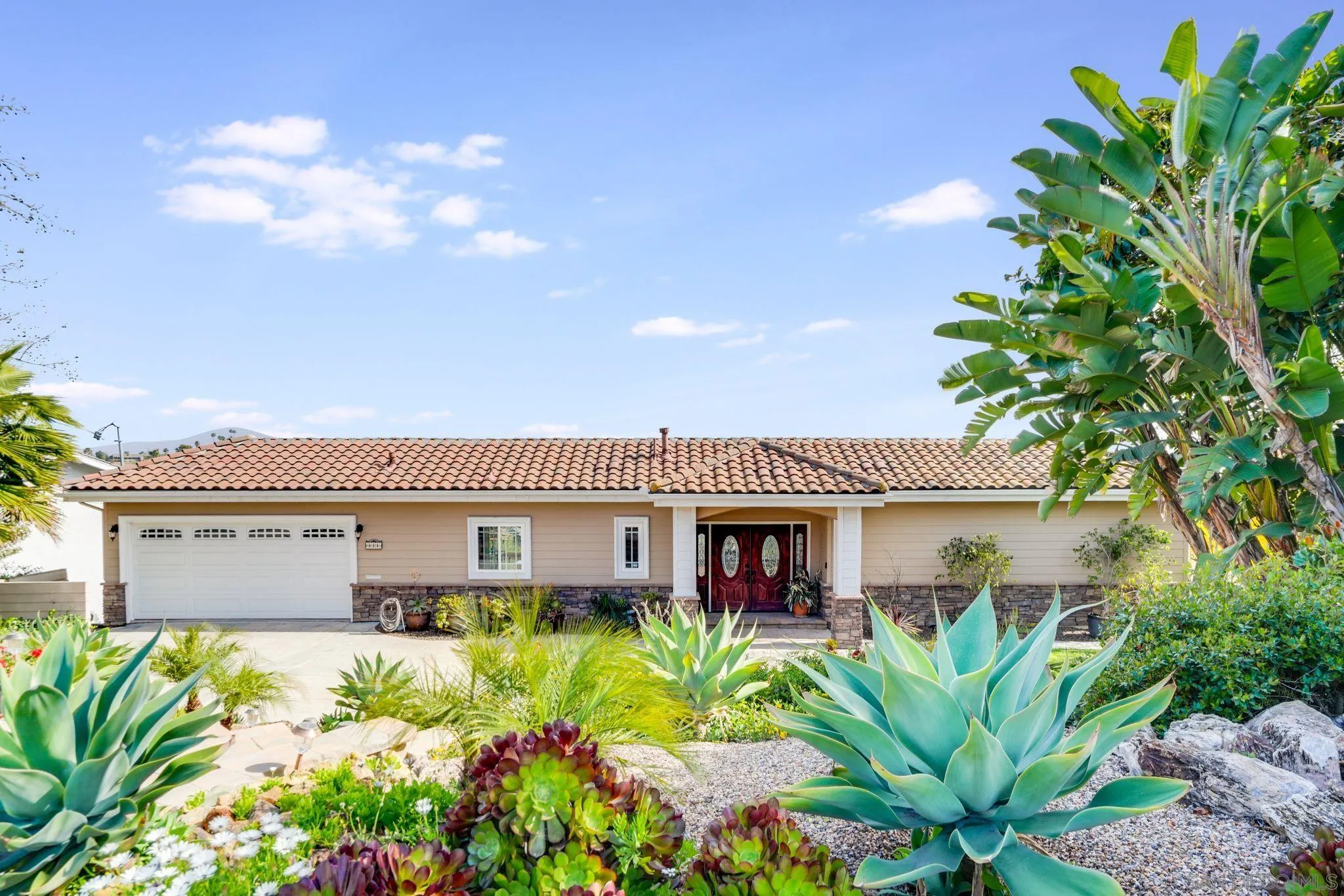 San Diego, California 92120, United States, 4 Bedrooms Bedrooms, ,3 BathroomsBathrooms,Residential,Pending,102624