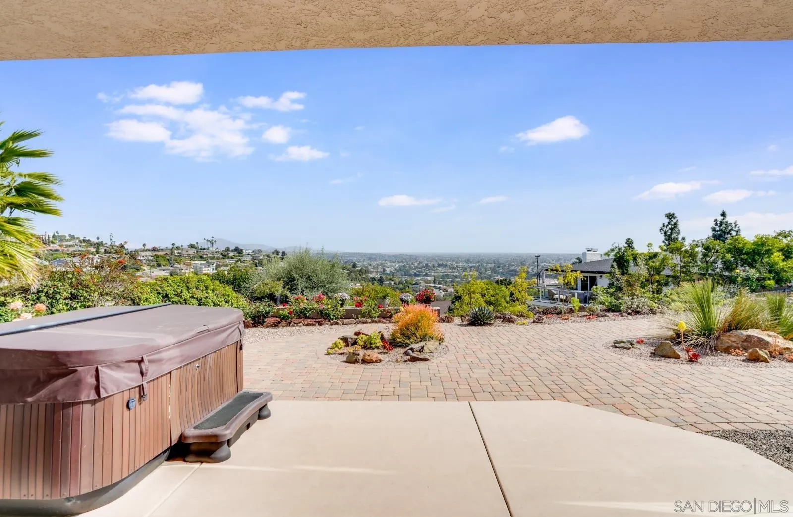 San Diego, California 92120, United States, 4 Bedrooms Bedrooms, ,3 BathroomsBathrooms,Residential,Pending,102624