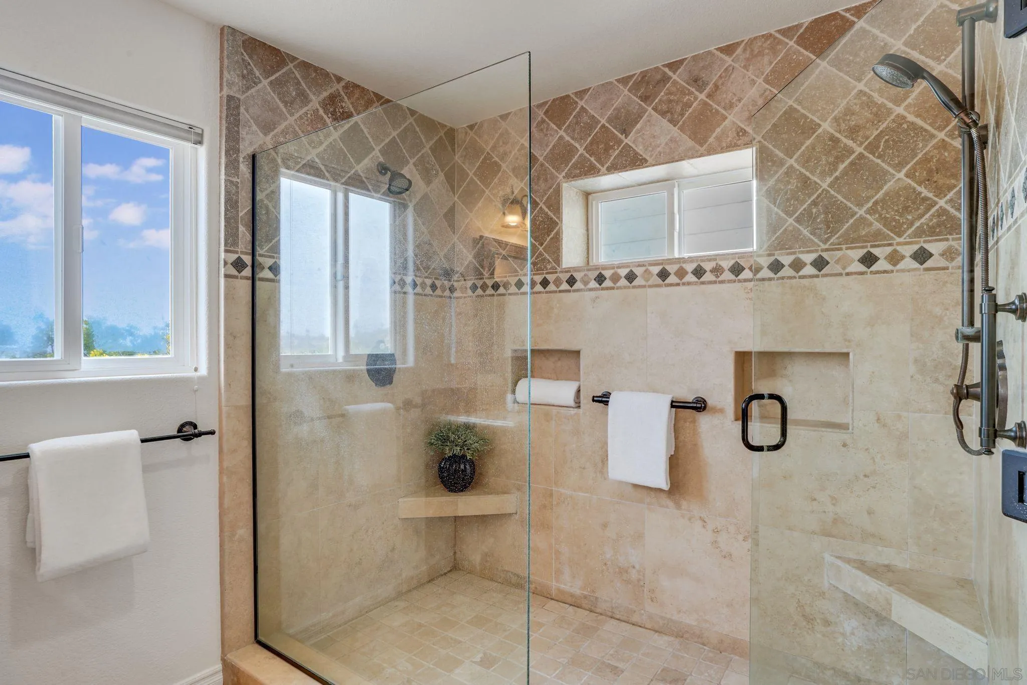 San Diego, California 92120, United States, 4 Bedrooms Bedrooms, ,3 BathroomsBathrooms,Residential,Pending,102624