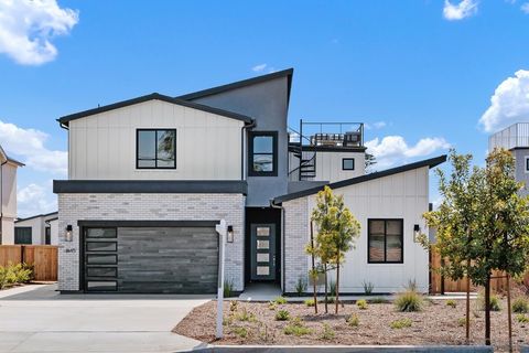 1645  Hunsaker St Oceanside CA 92054