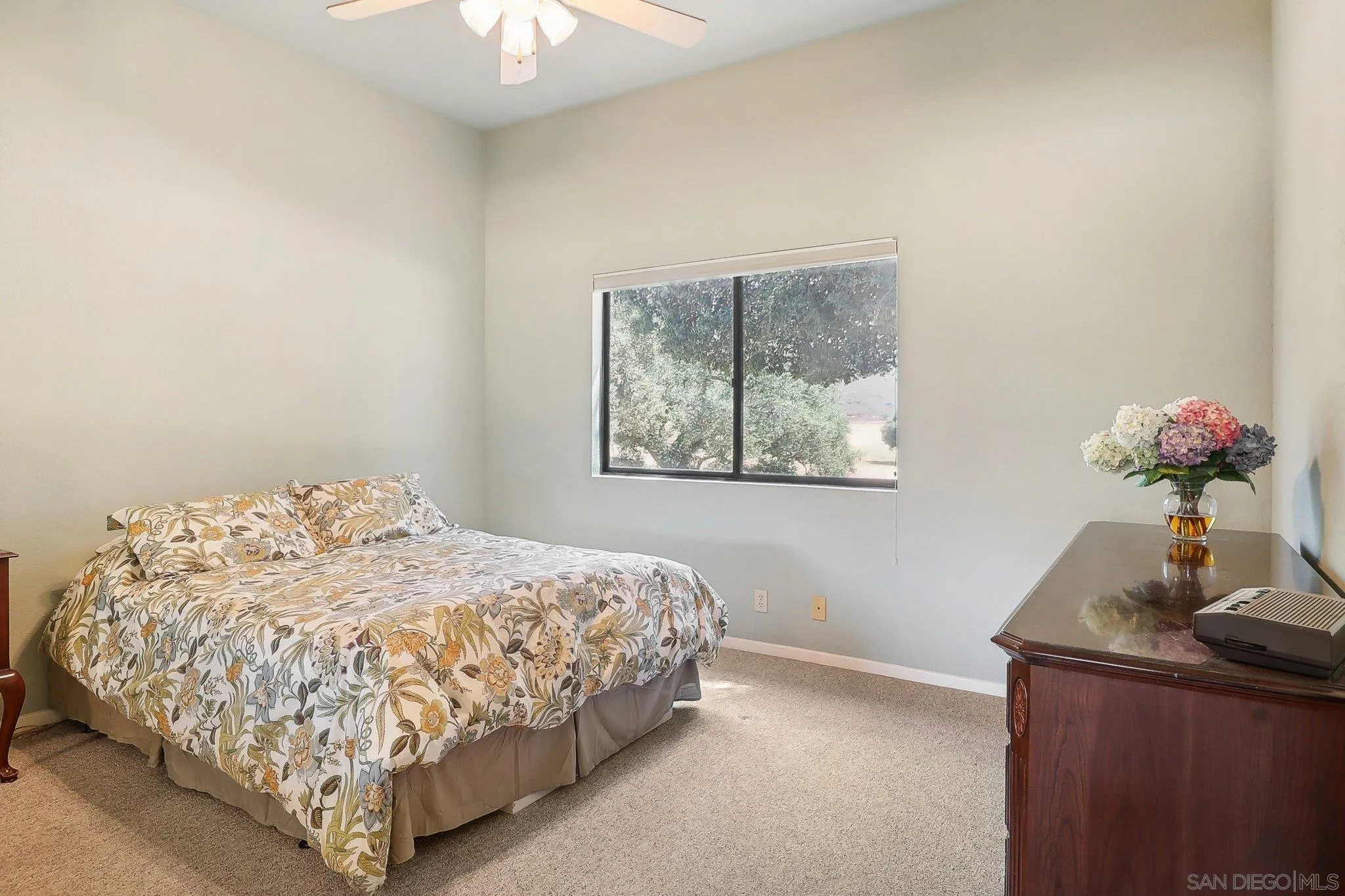 Alpine, California 91901, United States, 3 Bedrooms Bedrooms, ,3 BathroomsBathrooms,Residential,Active,46042