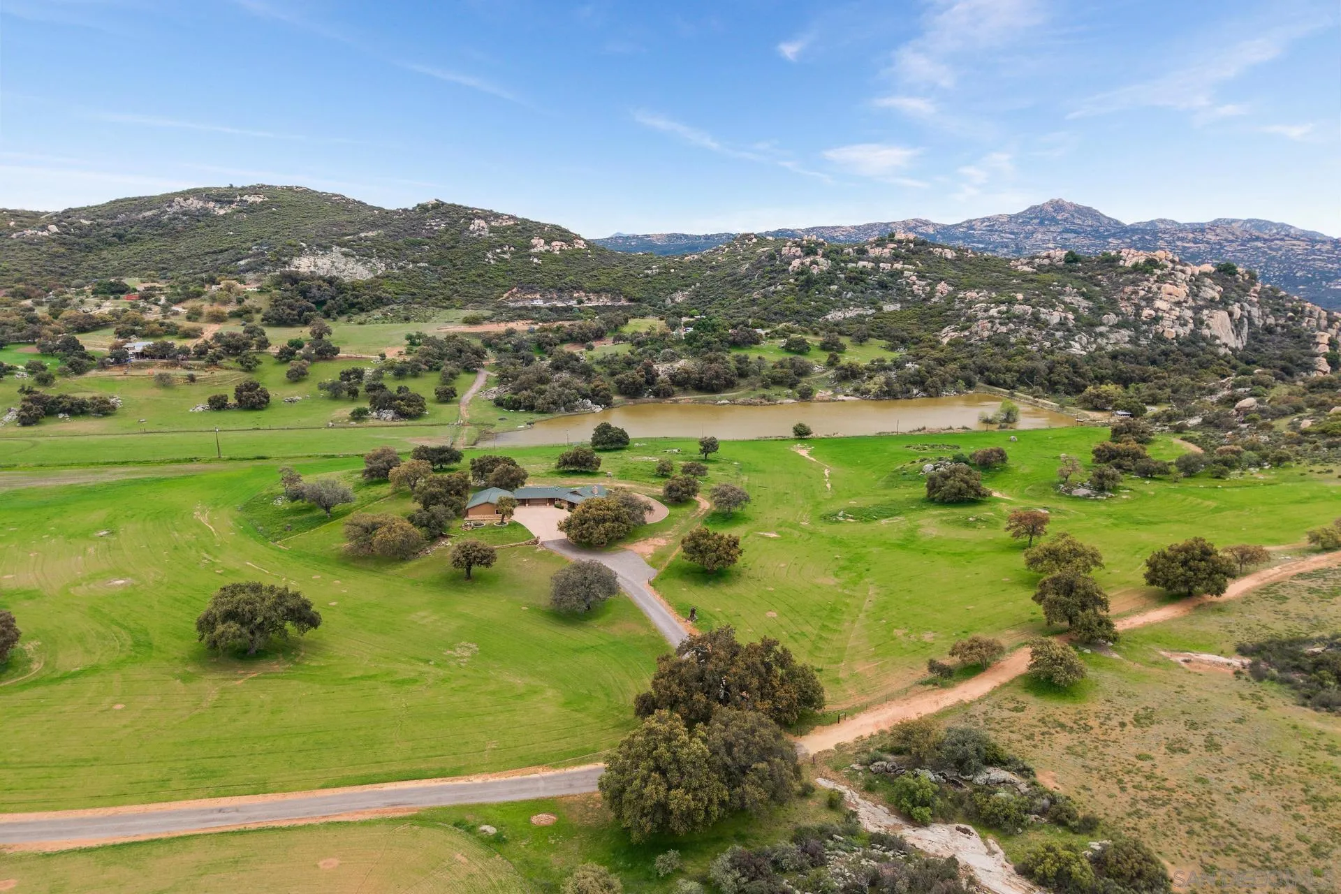 Alpine, California 91901, United States, 3 Bedrooms Bedrooms, ,3 BathroomsBathrooms,Residential,Active,46042