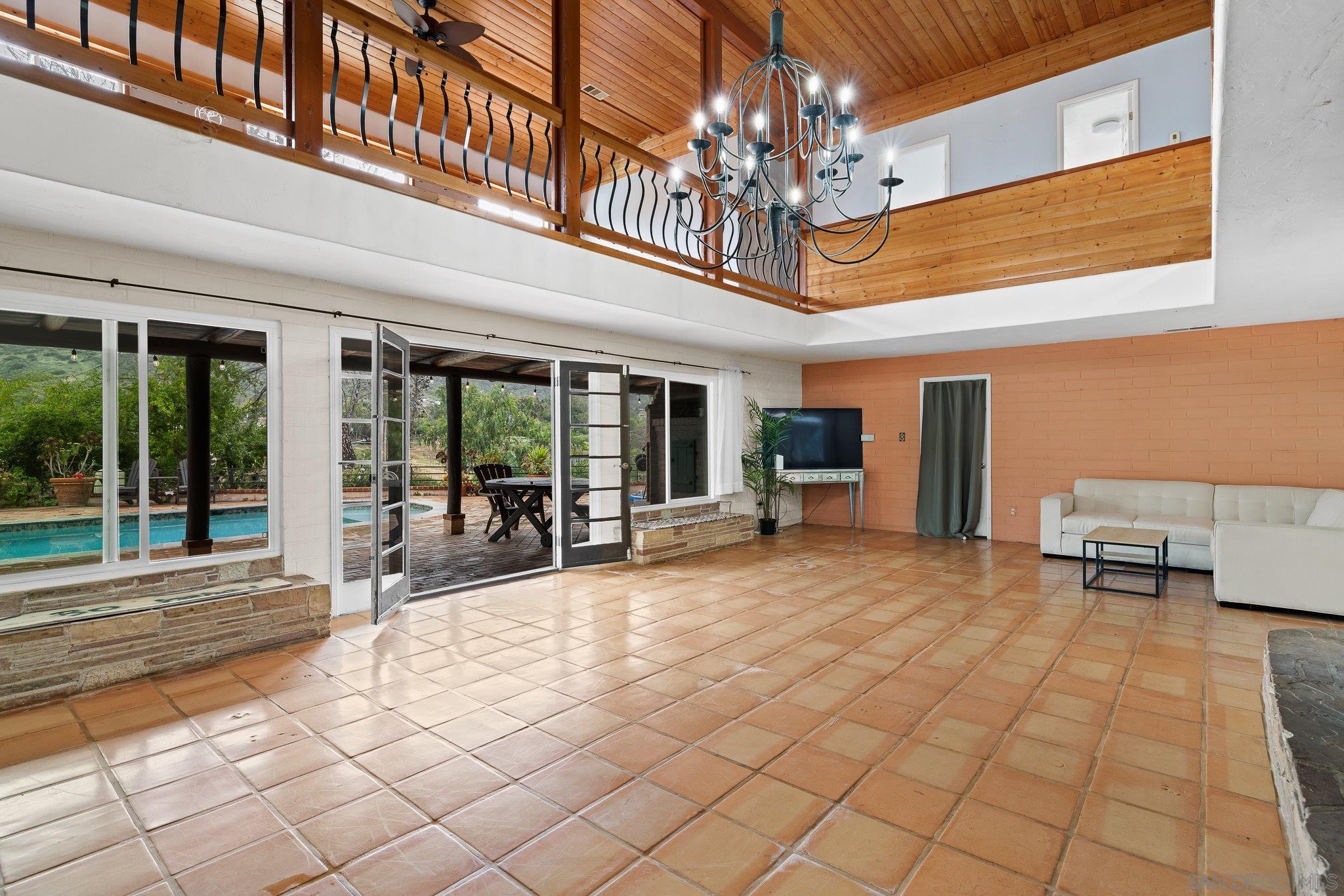 14487 Rios Canyon Rd