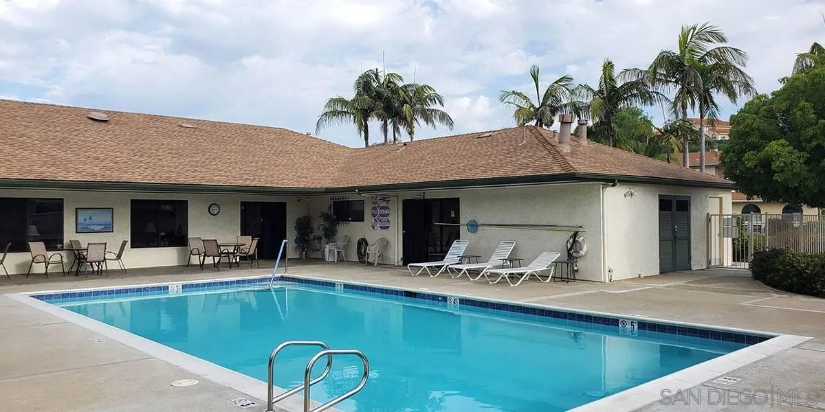 Escondido, California 92026, United States, 2 Bedrooms Bedrooms, ,2 BathroomsBathrooms,Residential,Pending,16725