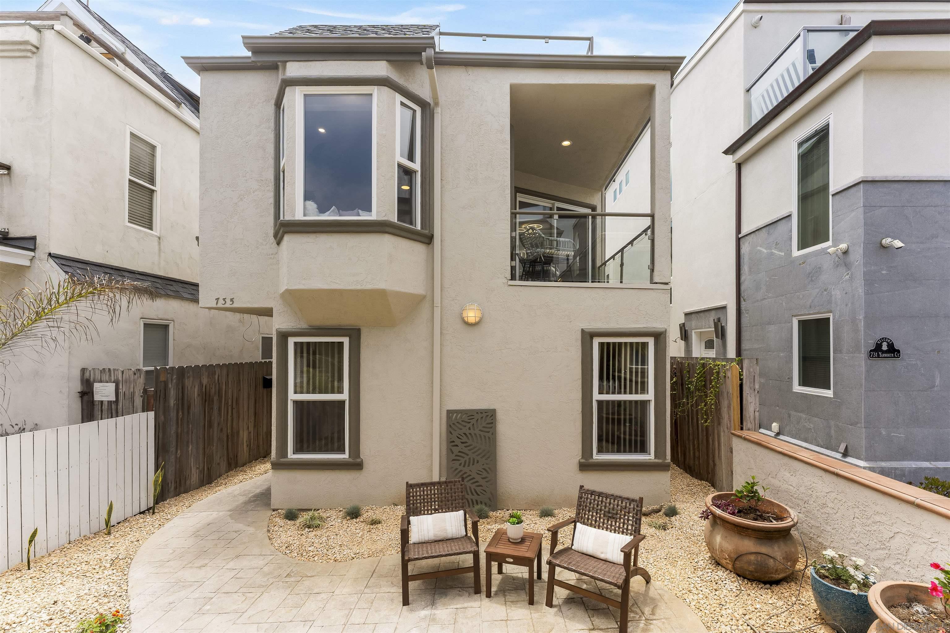 735 Yarmouth Court