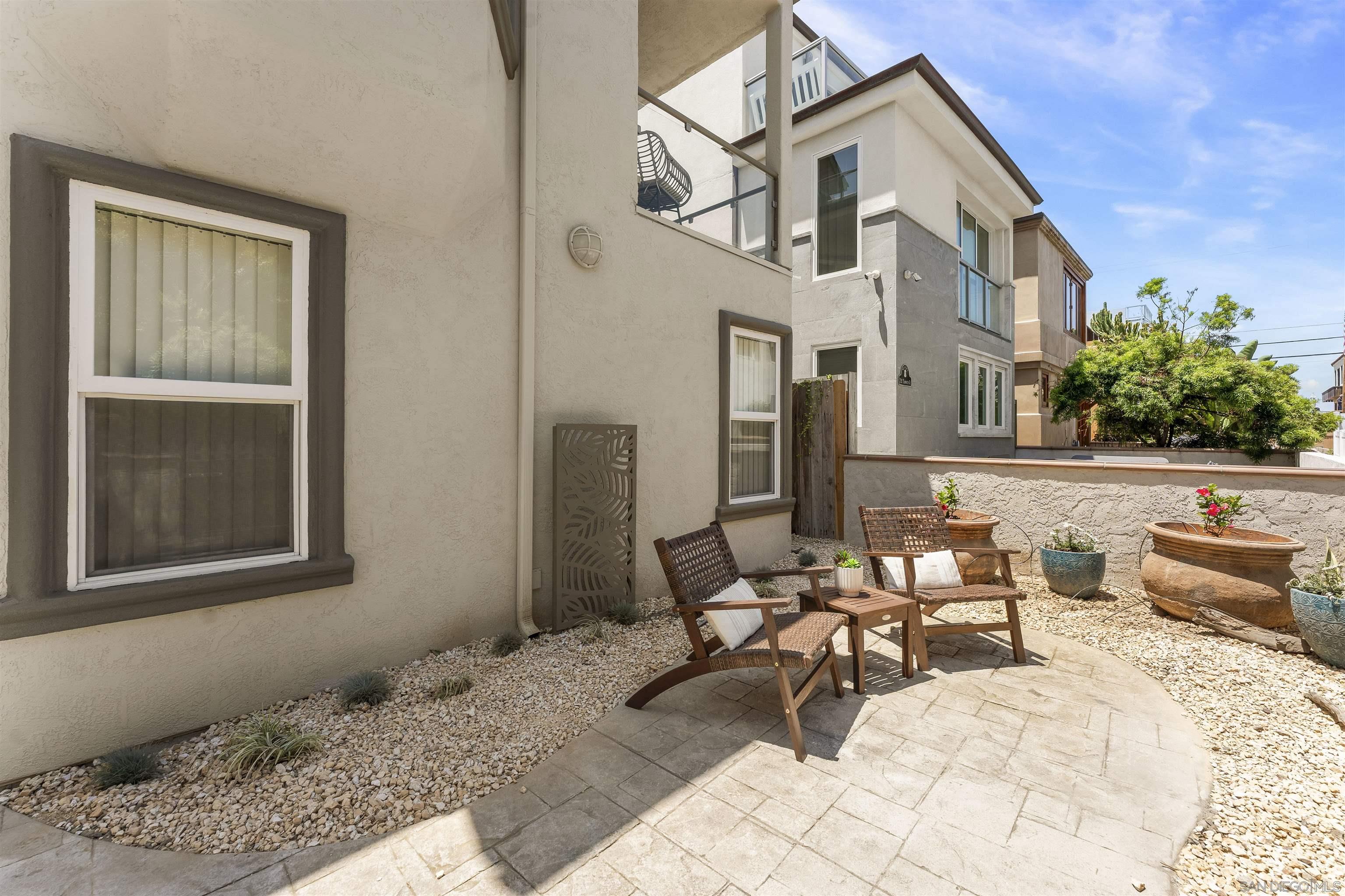 735 Yarmouth Court