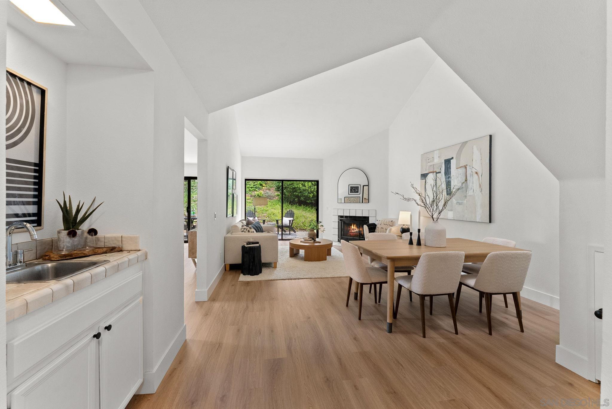 3164 Vista Rica