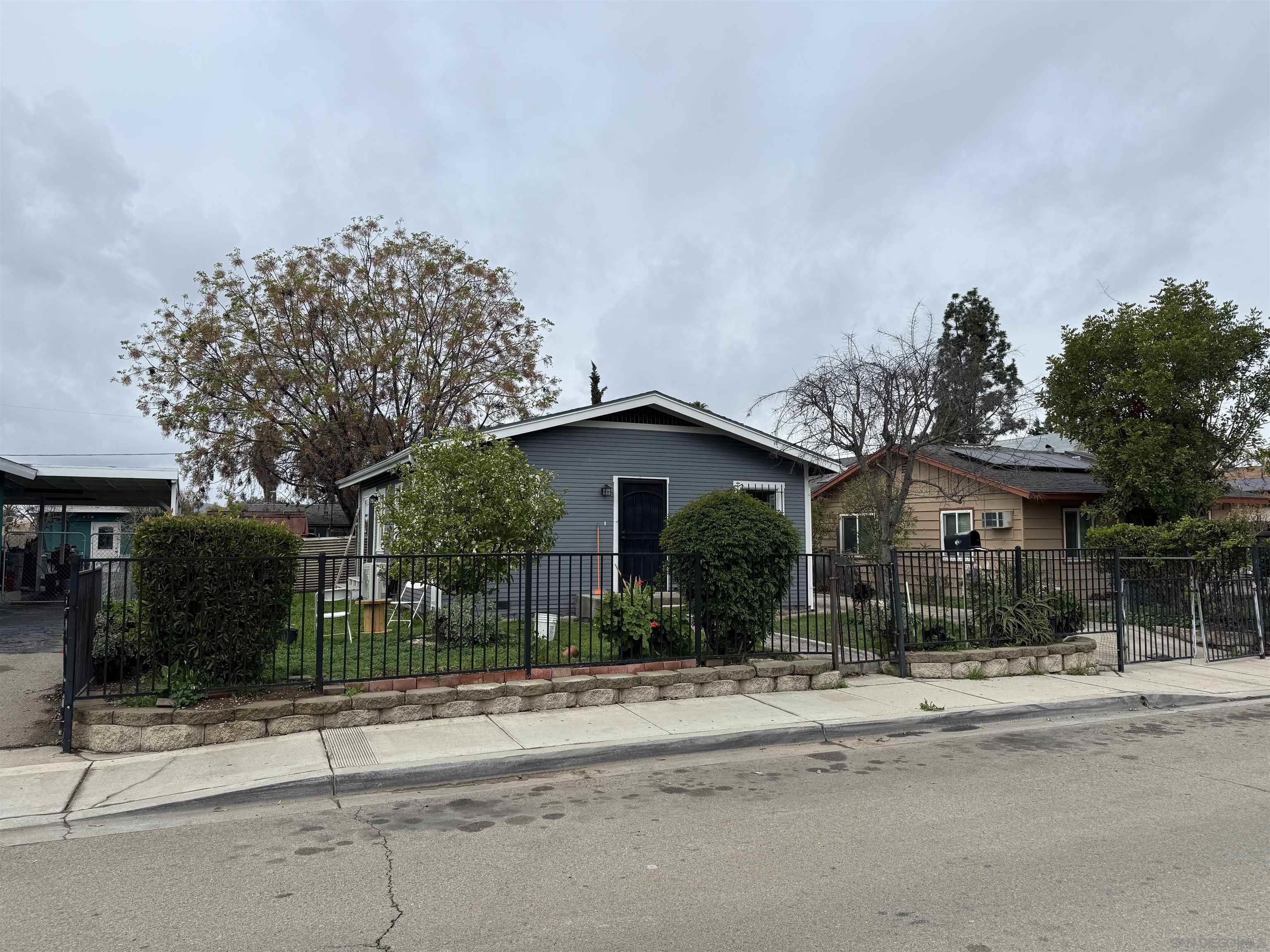739 Park Pl