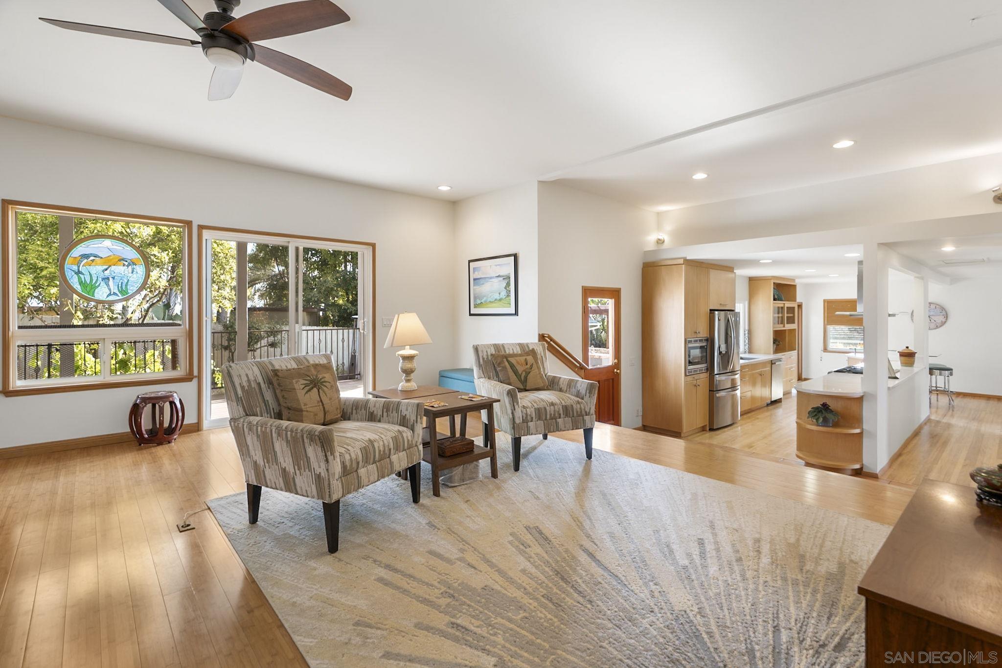 2409 Dunstan