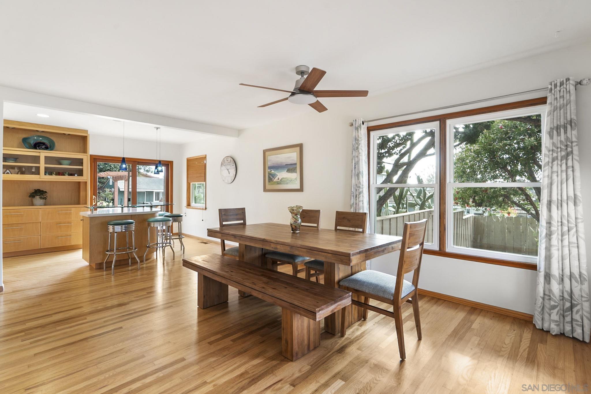 2409 Dunstan