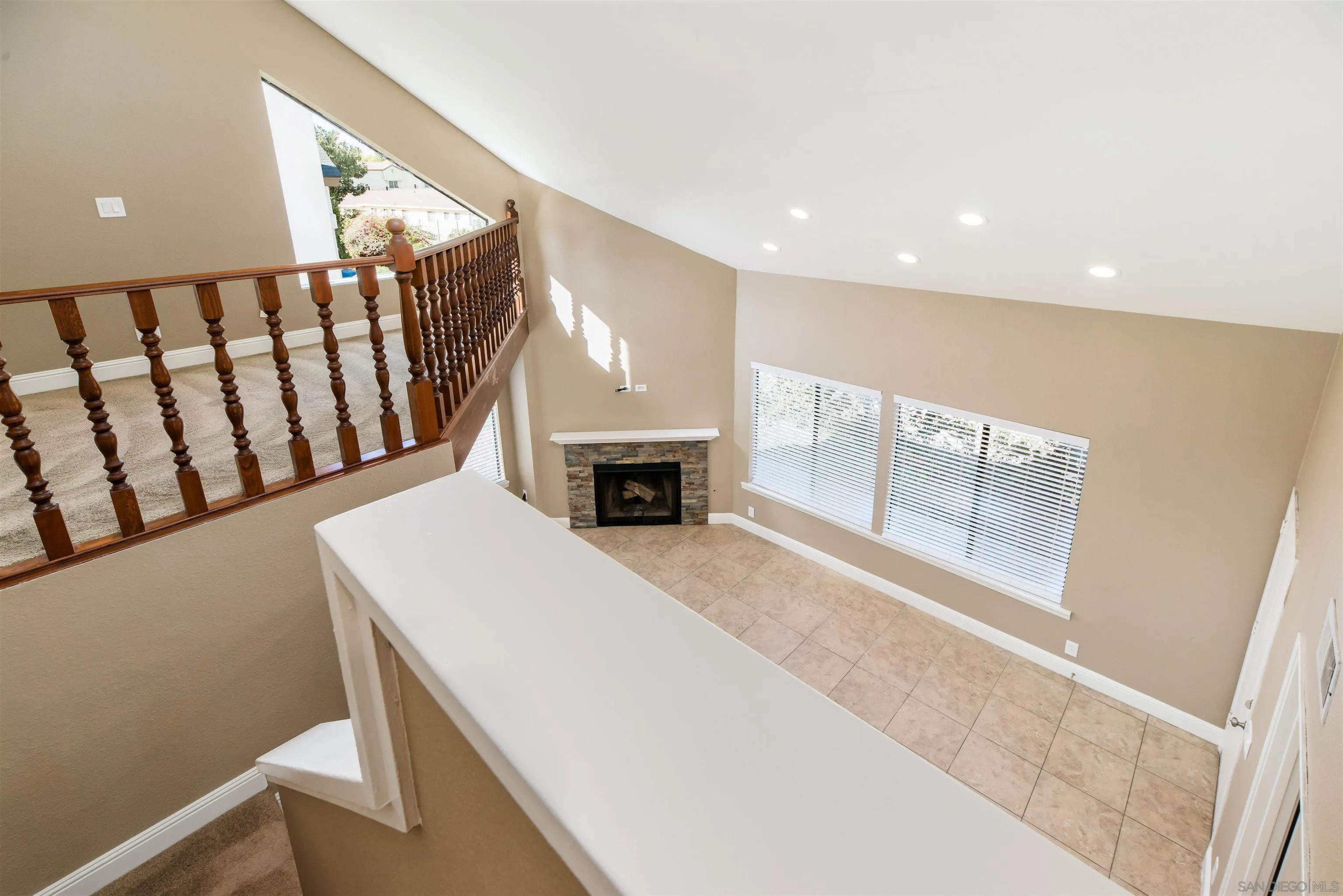 El Cajon, California 92019, United States, 3 Bedrooms Bedrooms, ,3 BathroomsBathrooms,Residential,Pending,5033