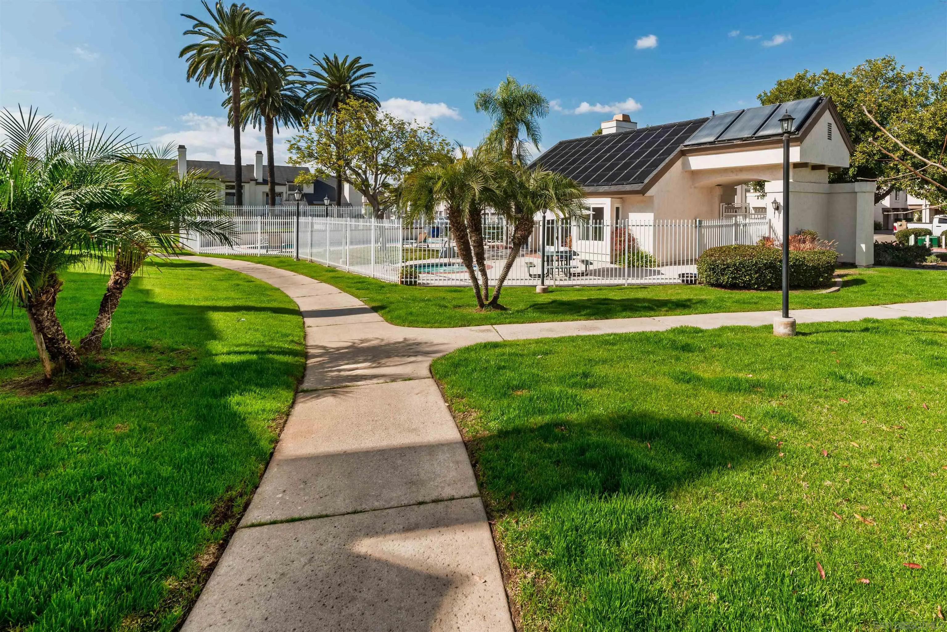 El Cajon, California 92019, United States, 3 Bedrooms Bedrooms, ,3 BathroomsBathrooms,Residential,Pending,5033