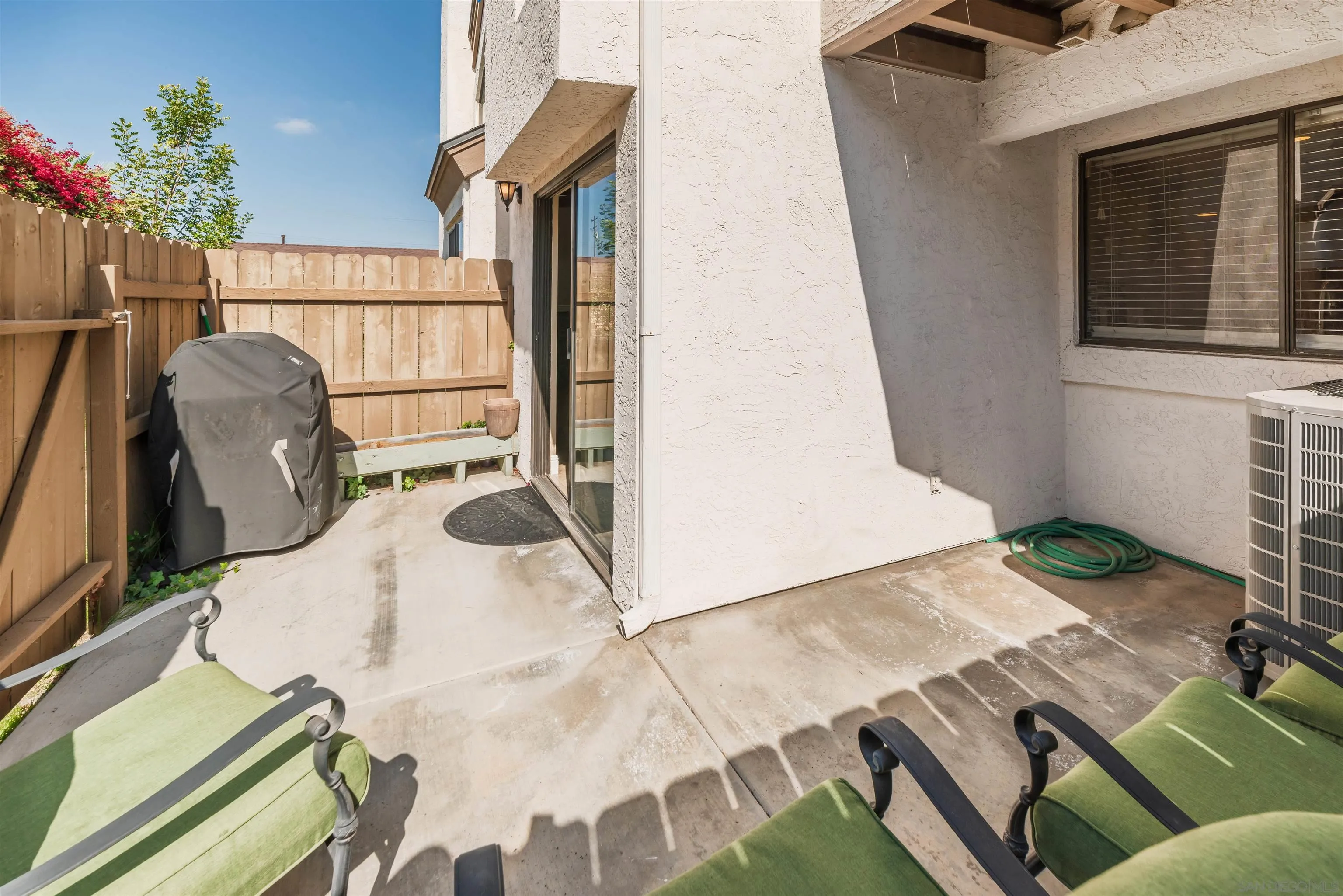 El Cajon, California 92019, United States, 3 Bedrooms Bedrooms, ,3 BathroomsBathrooms,Residential,Pending,5033