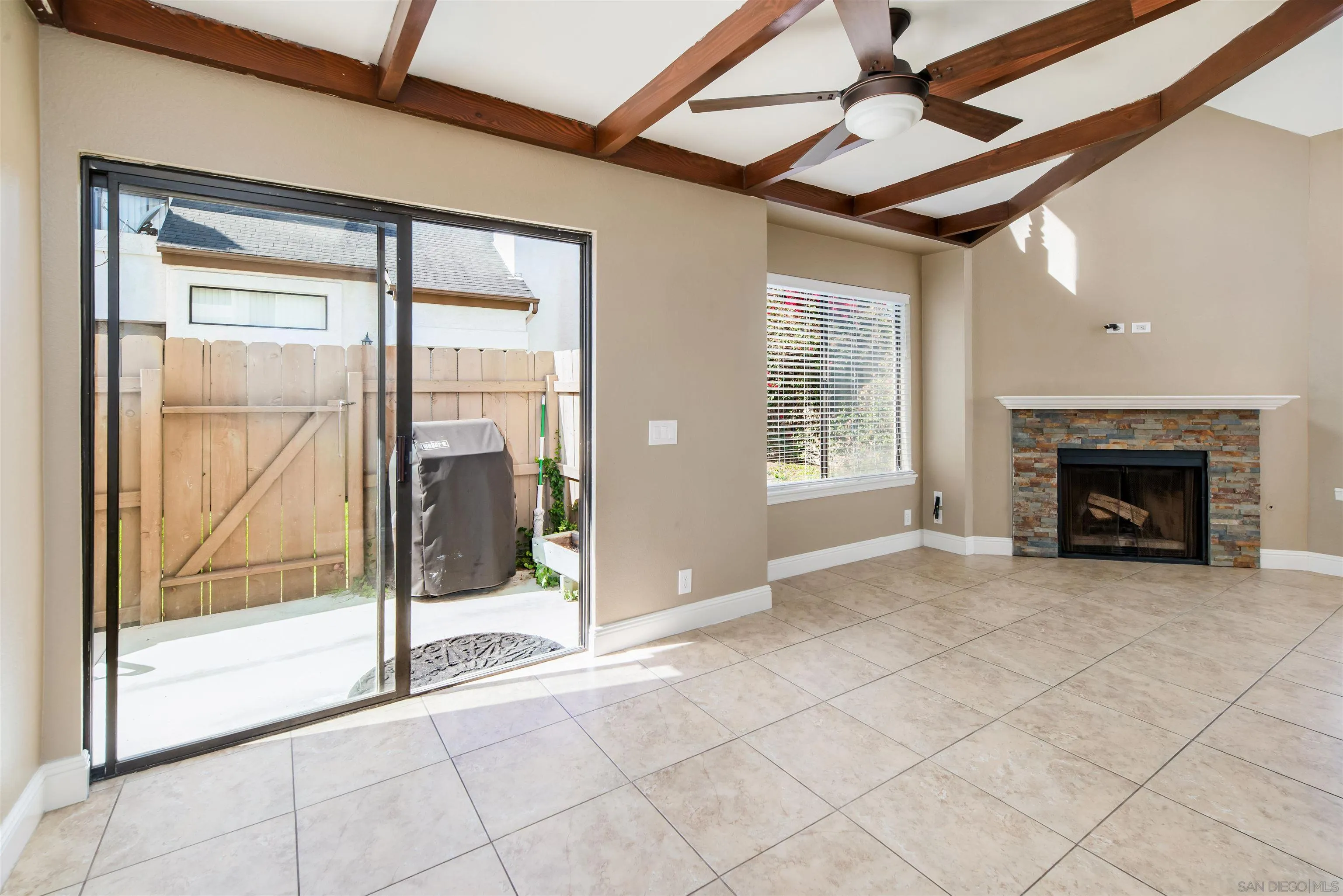 El Cajon, California 92019, United States, 3 Bedrooms Bedrooms, ,3 BathroomsBathrooms,Residential,Pending,5033