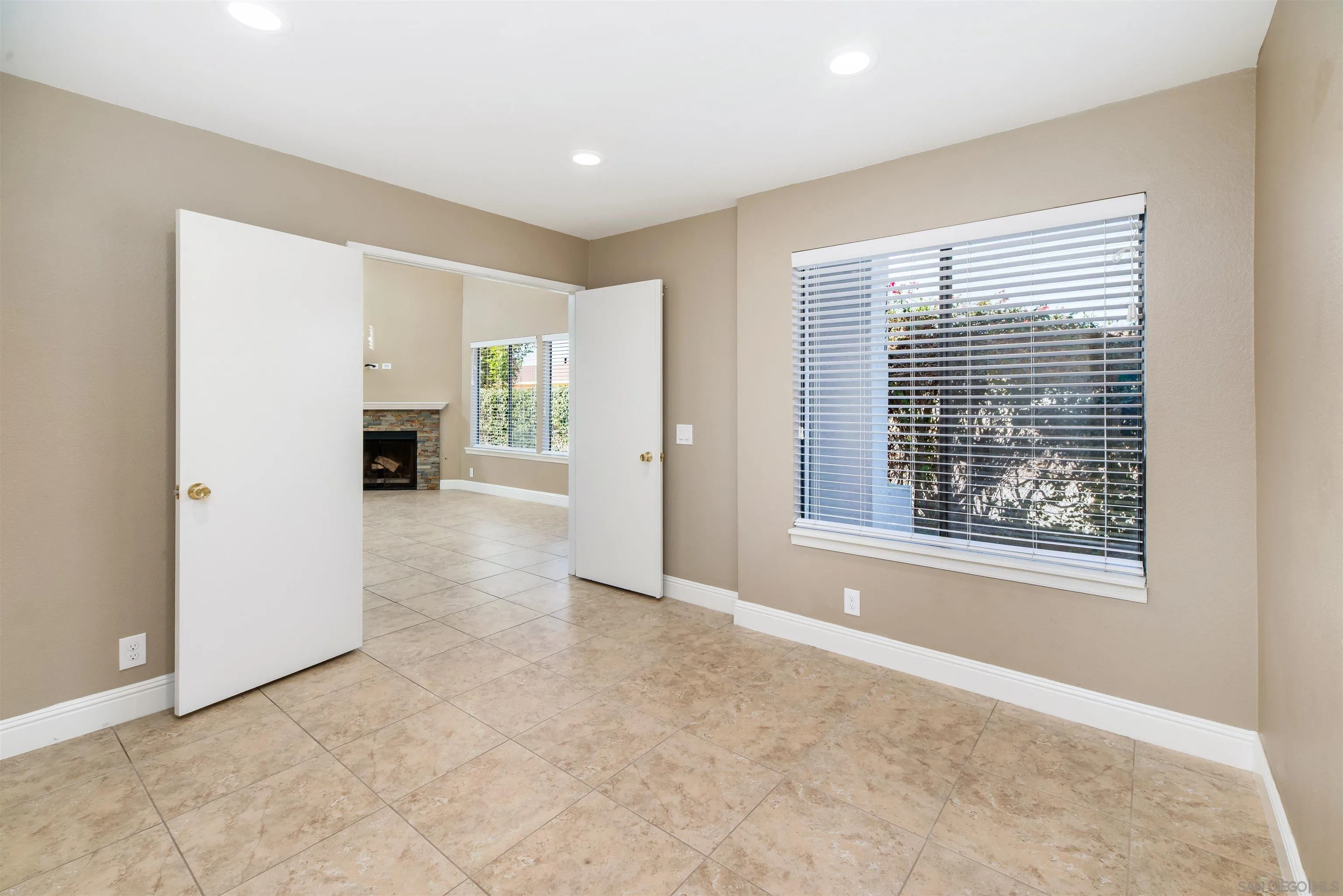 El Cajon, California 92019, United States, 3 Bedrooms Bedrooms, ,3 BathroomsBathrooms,Residential,Pending,5033