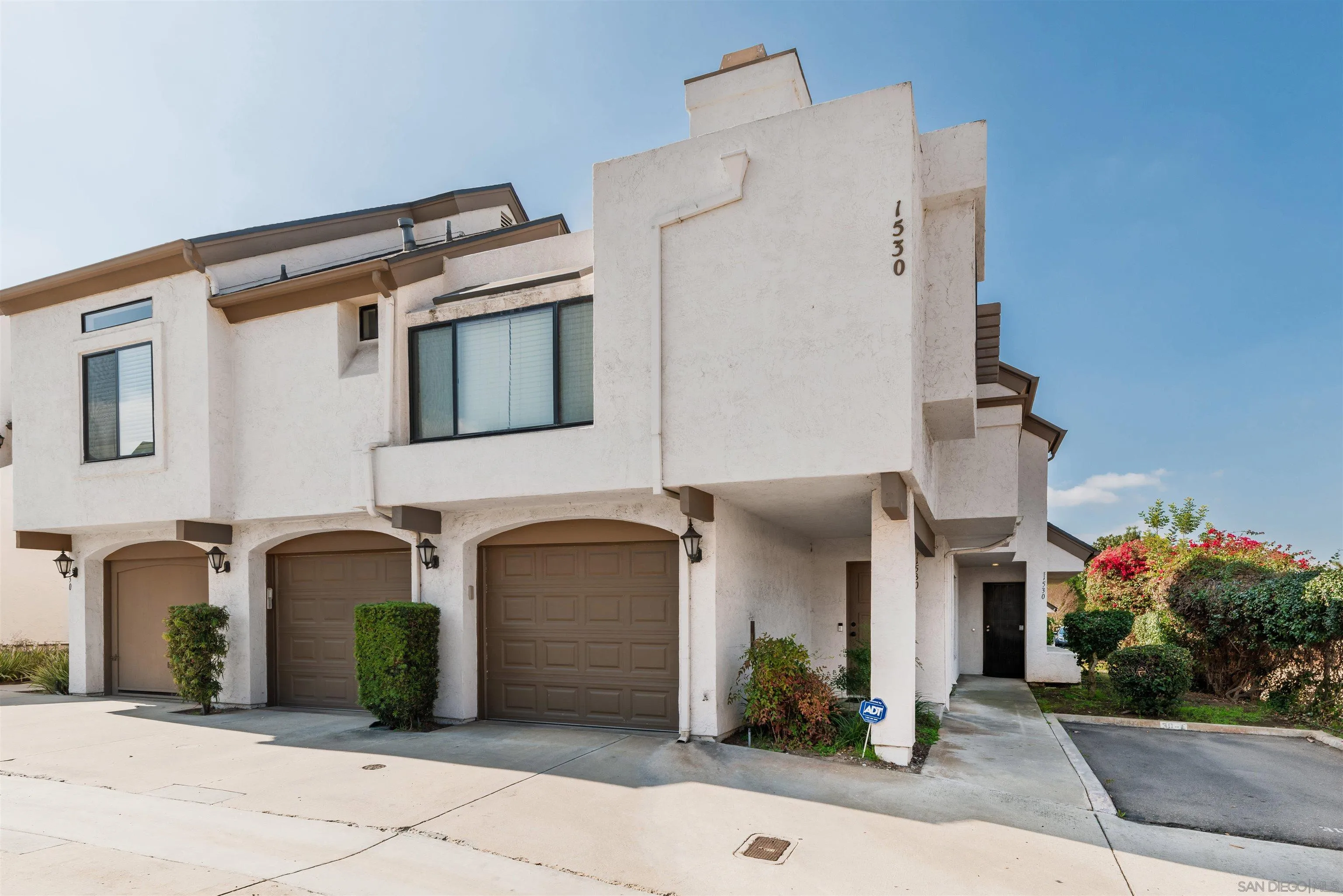 El Cajon, California 92019, United States, 3 Bedrooms Bedrooms, ,3 BathroomsBathrooms,Residential,Pending,5033