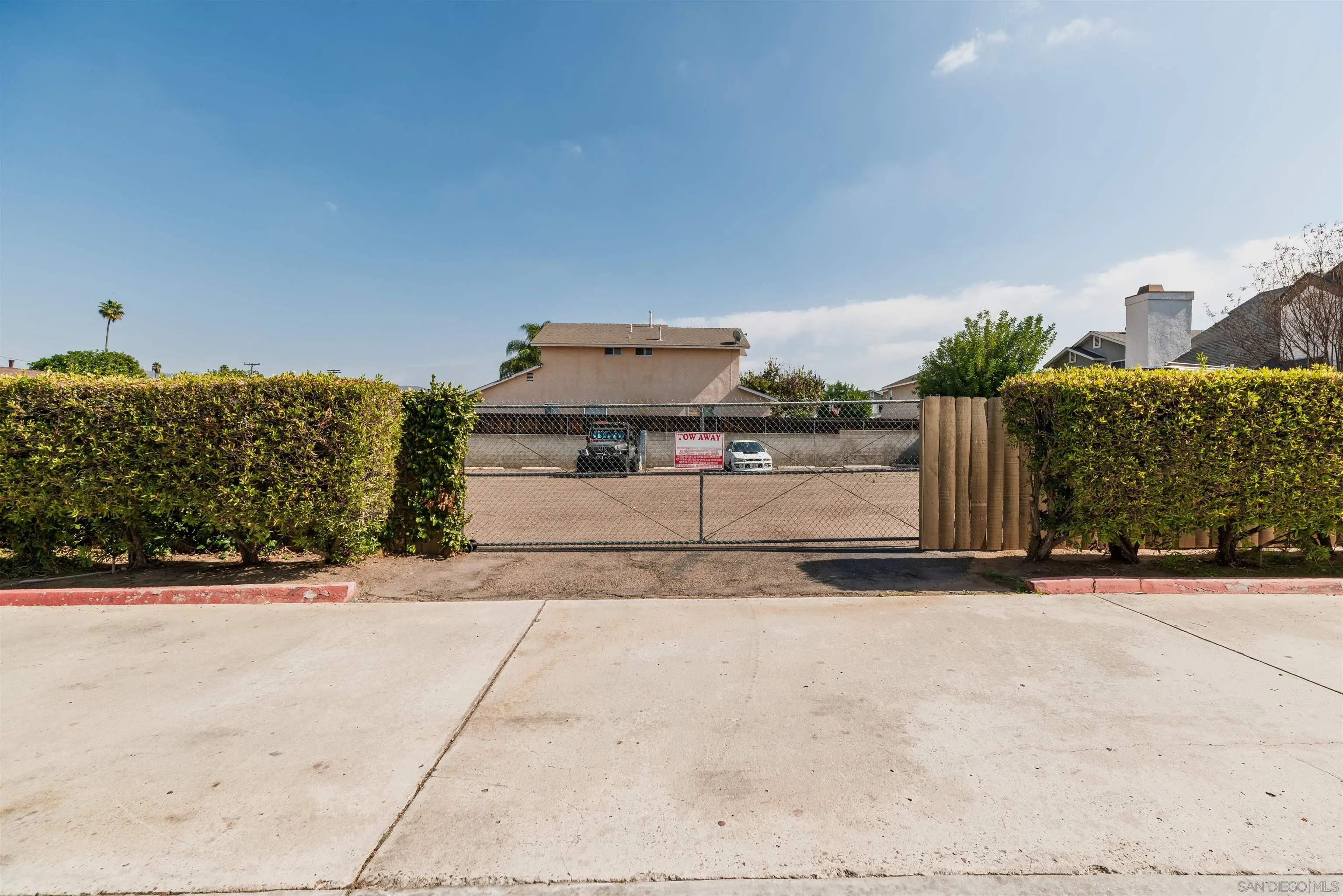 El Cajon, California 92019, United States, 3 Bedrooms Bedrooms, ,3 BathroomsBathrooms,Residential,Pending,5033