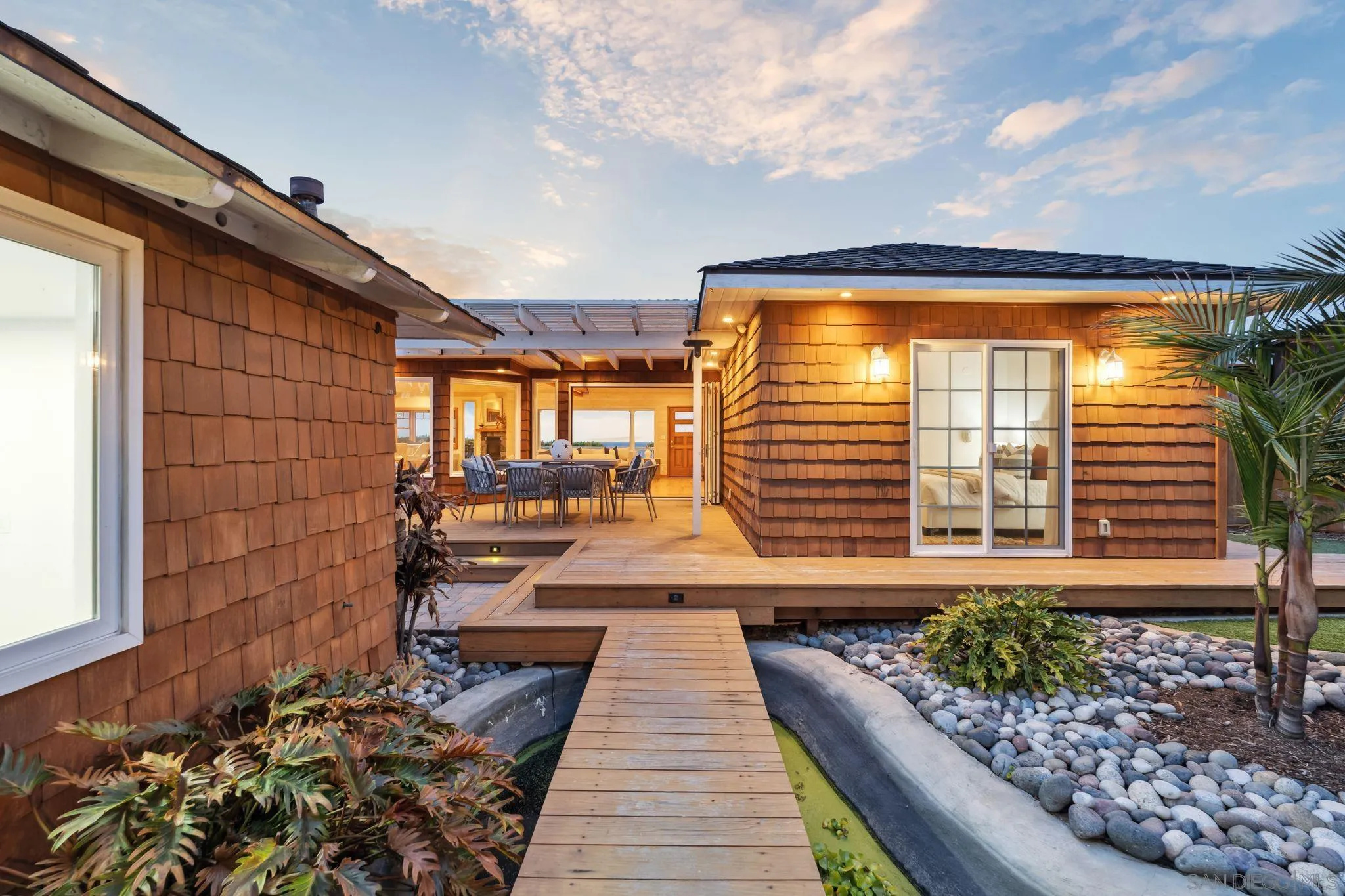 San Diego, California 92109, United States, 3 Bedrooms Bedrooms, ,4 BathroomsBathrooms,Residential,Active,129559