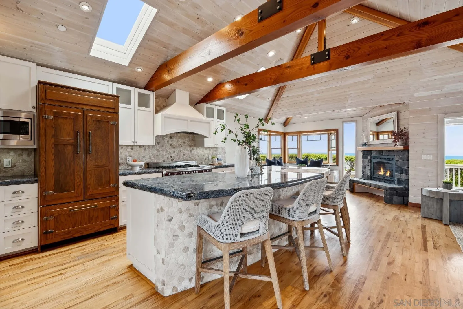 San Diego, California 92109, United States, 3 Bedrooms Bedrooms, ,4 BathroomsBathrooms,Residential,Active,129559