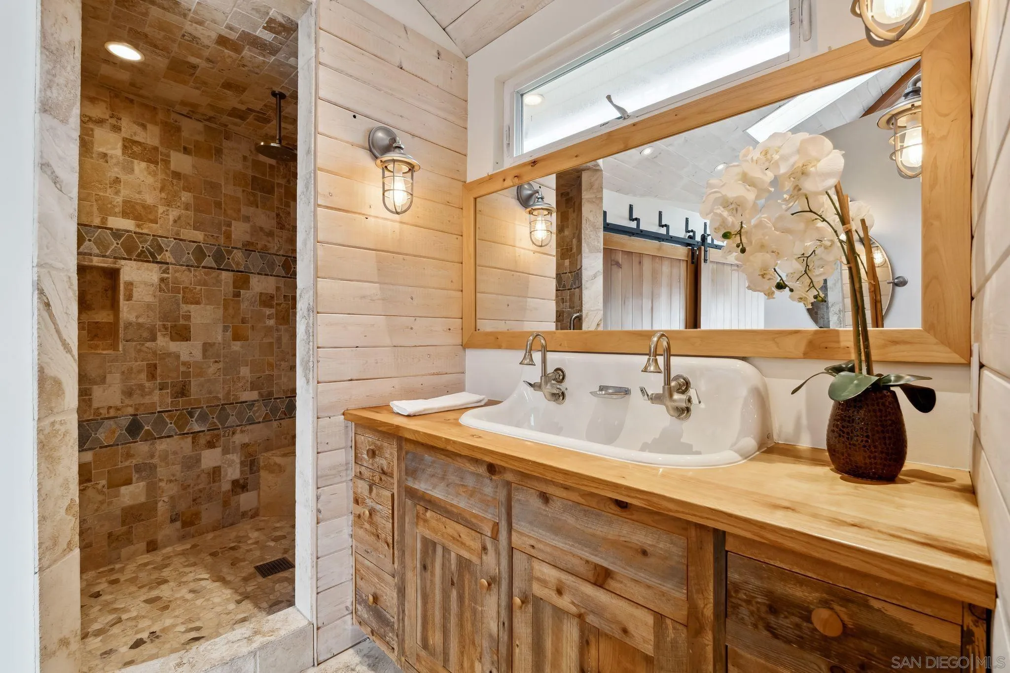 San Diego, California 92109, United States, 3 Bedrooms Bedrooms, ,4 BathroomsBathrooms,Residential,Active,129559