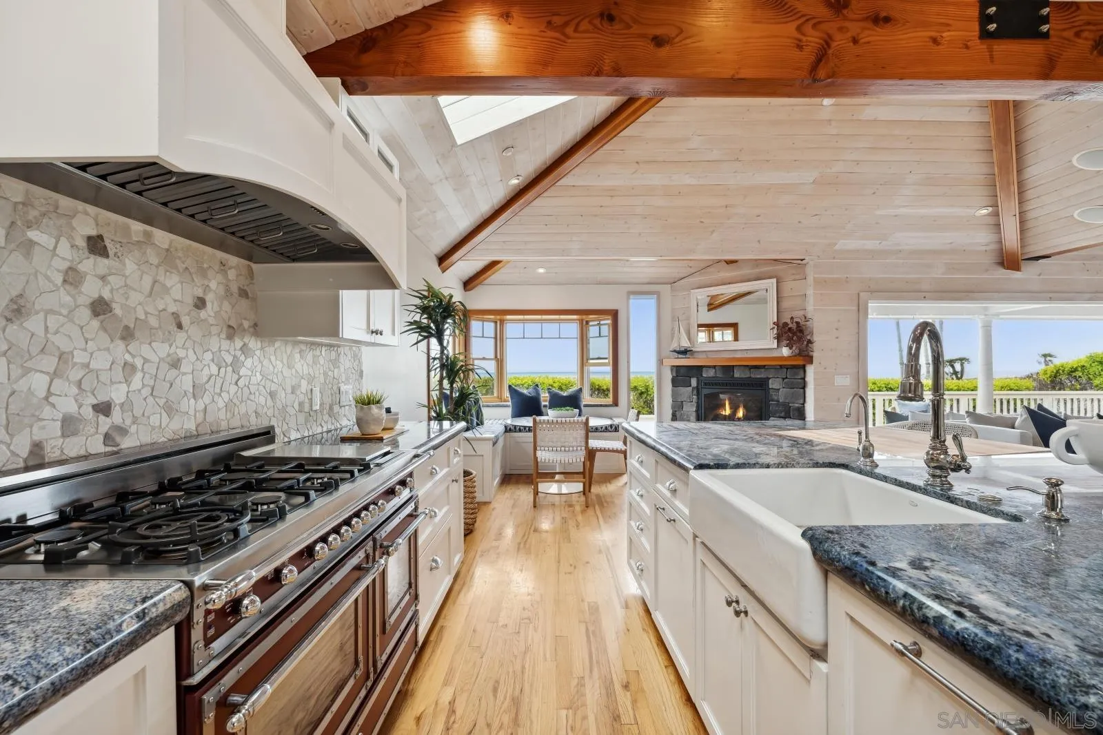 San Diego, California 92109, United States, 3 Bedrooms Bedrooms, ,4 BathroomsBathrooms,Residential,Active,129559