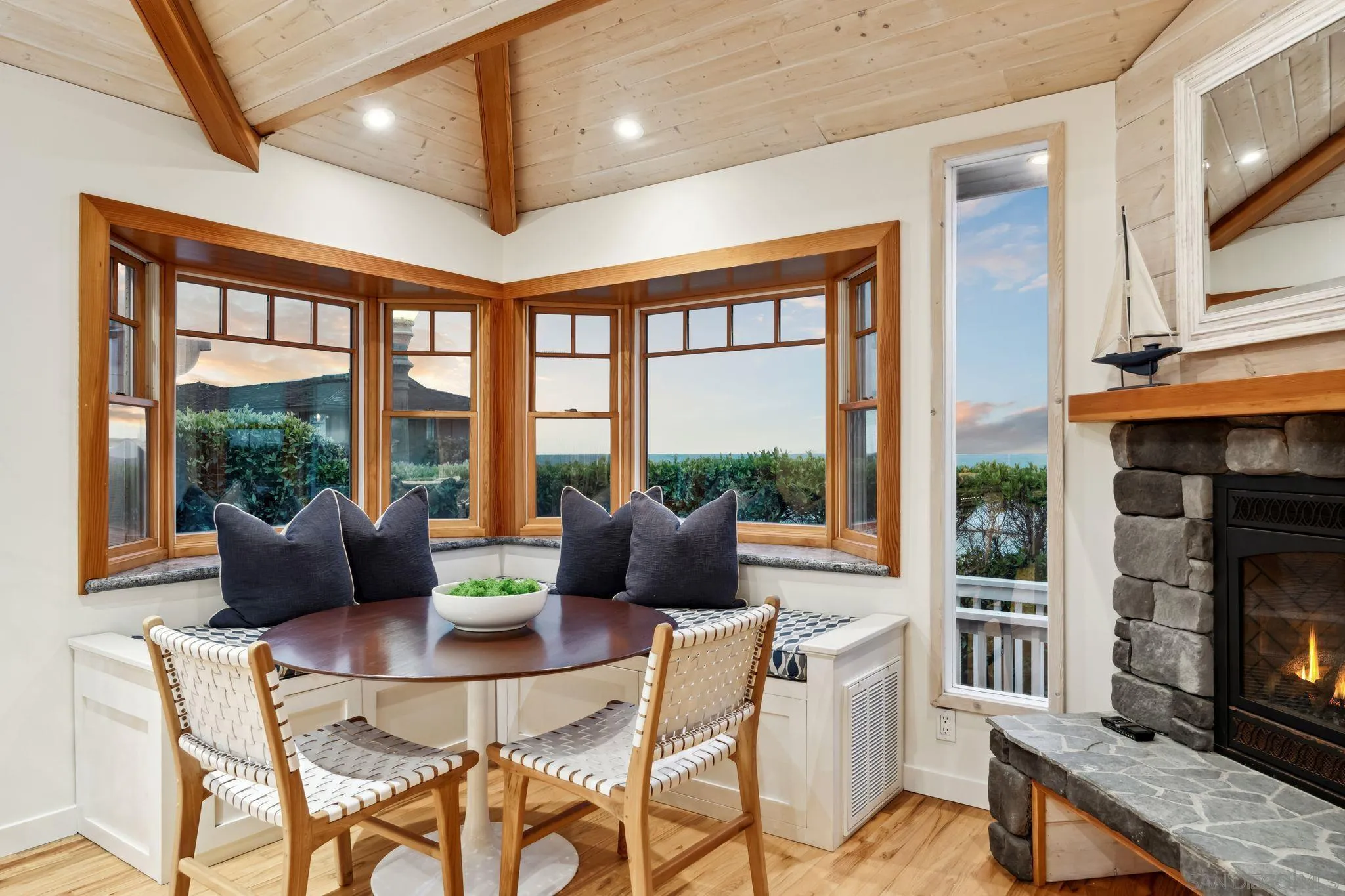 San Diego, California 92109, United States, 3 Bedrooms Bedrooms, ,4 BathroomsBathrooms,Residential,Active,129559