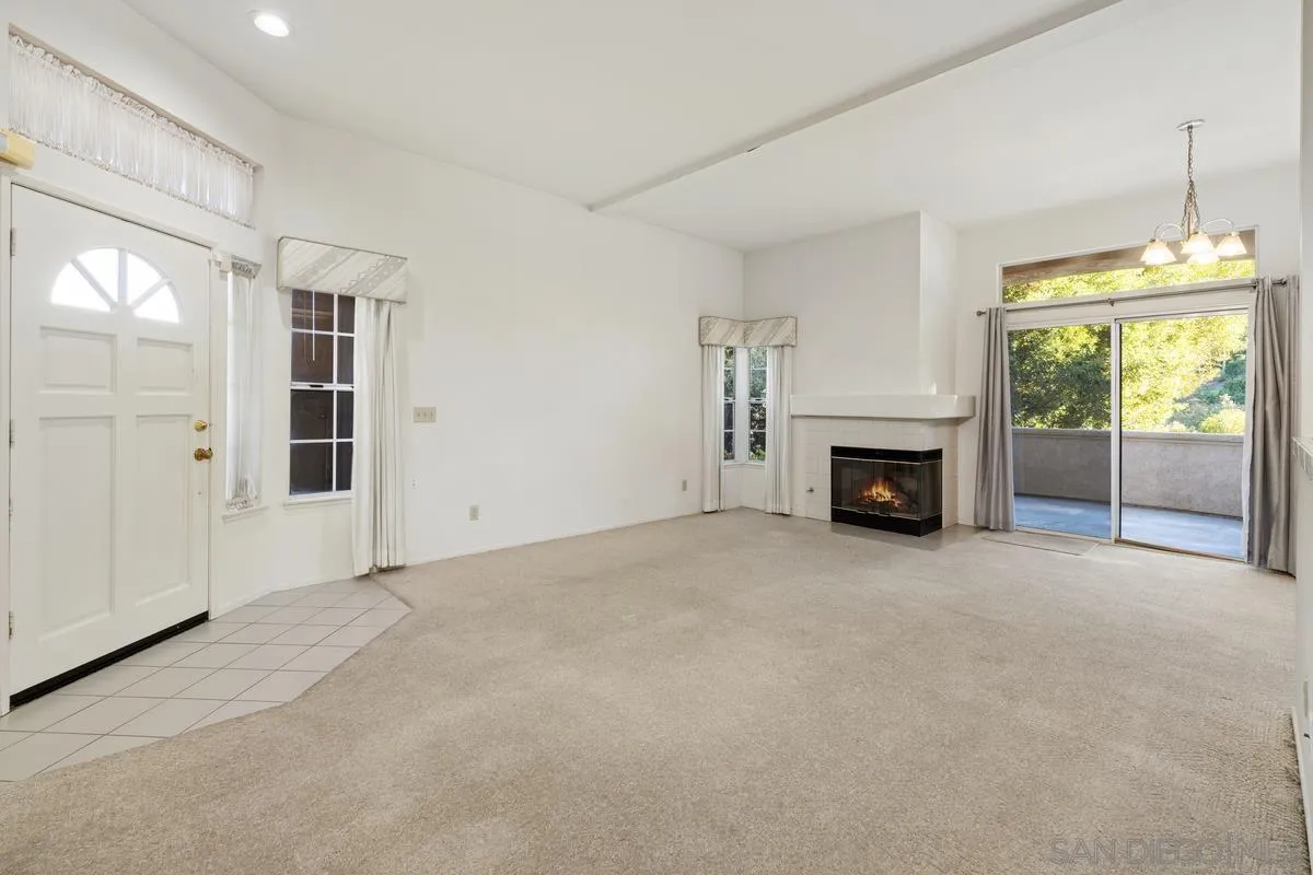 San Diego, California 92124, United States, 2 Bedrooms Bedrooms, ,2 BathroomsBathrooms,Residential,Pending,21505