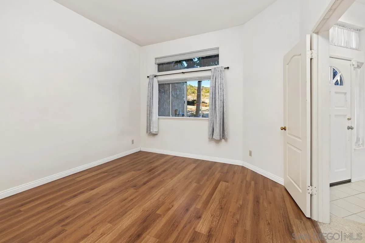 San Diego, California 92124, United States, 2 Bedrooms Bedrooms, ,2 BathroomsBathrooms,Residential,Pending,21505