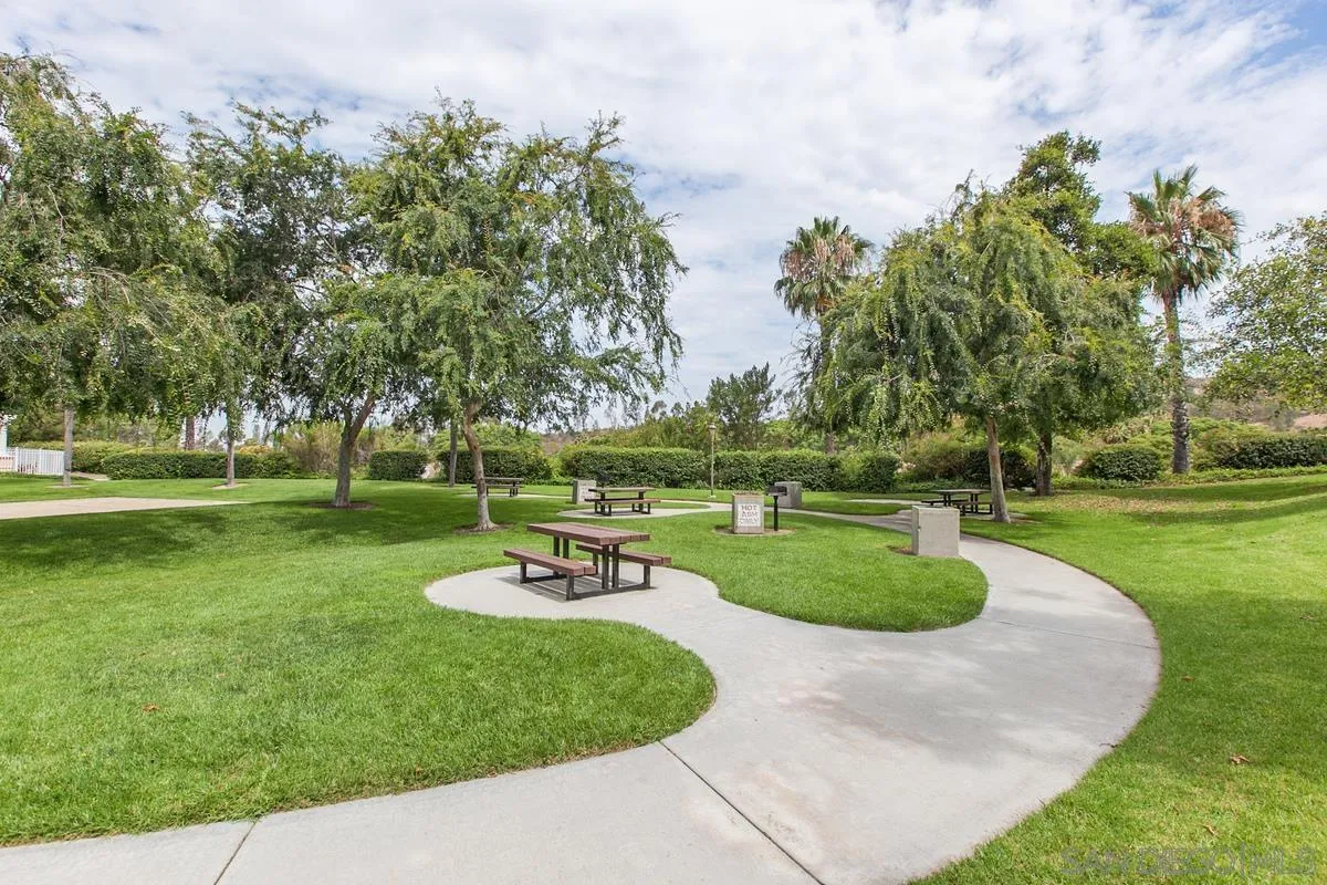 San Diego, California 92124, United States, 2 Bedrooms Bedrooms, ,2 BathroomsBathrooms,Residential,Pending,21505