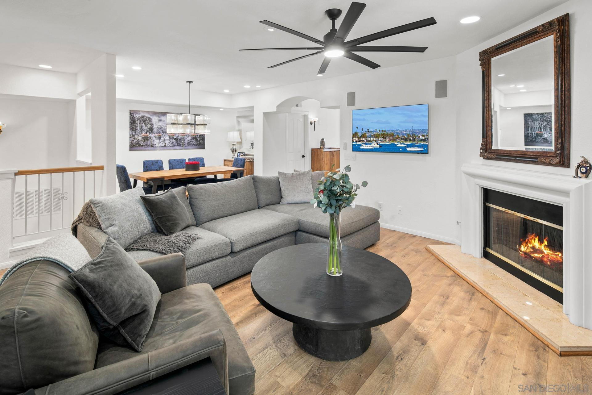 2842 Torrey Pines Rd